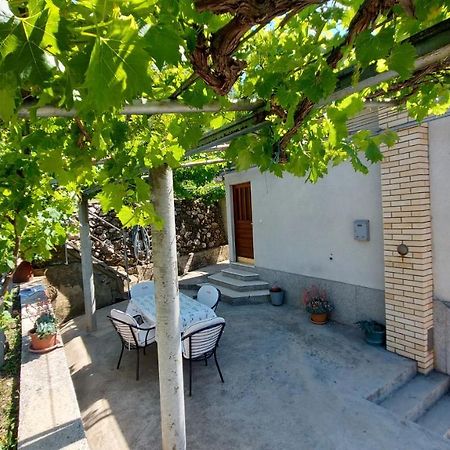 Holiday Home Zvecanje Экстерьер фото